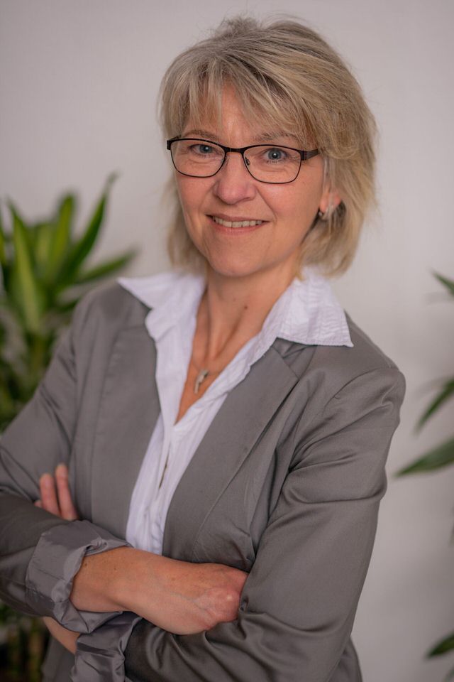 Frau Birgit Thieme